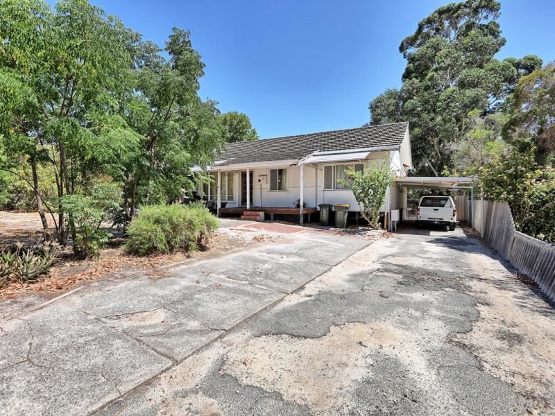 11 Reen Street, St James WA 6102