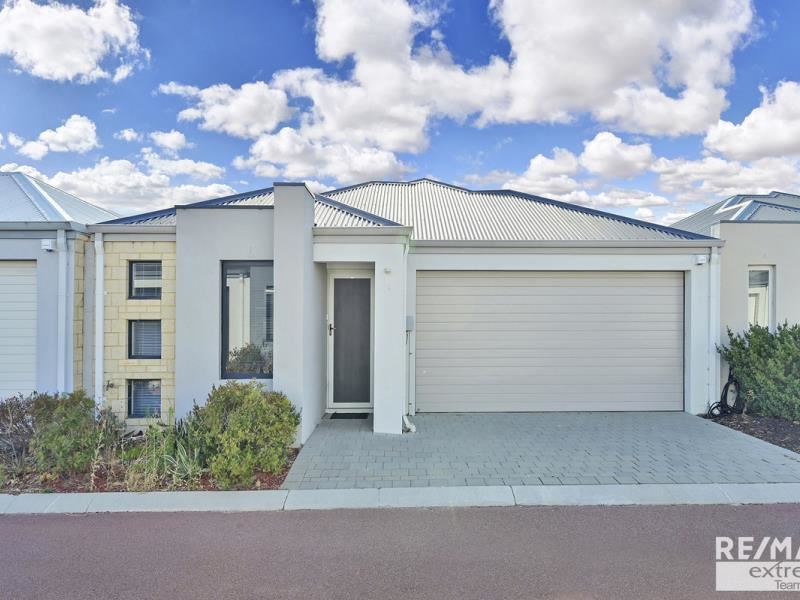 2/14 Wallangarra Road, Carramar