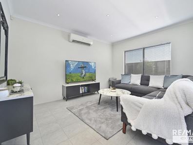 2/14 Wallangarra Road, Carramar WA 6031