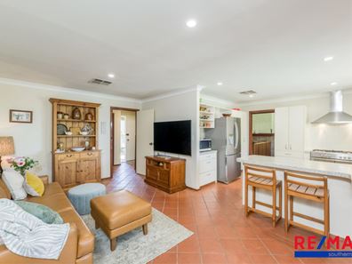 18 Grenfell Way, Leeming WA 6149