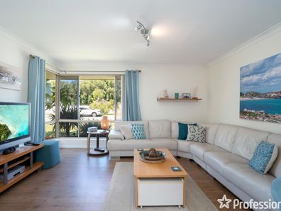 84 Waikiki Road, Safety Bay WA 6169