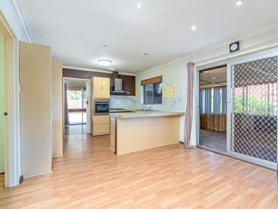 10 Camberley Street, Thornlie WA 6108