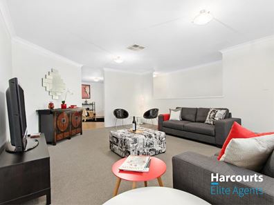 10 Chinchilla Parkway, Port Kennedy WA 6172