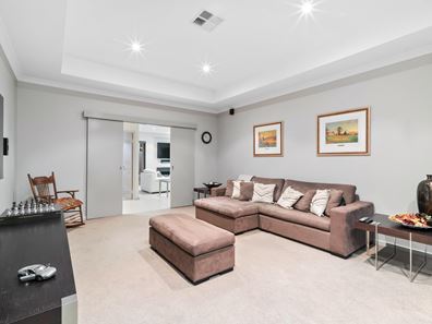 11 Spiderlily Mews, Karrinyup WA 6018