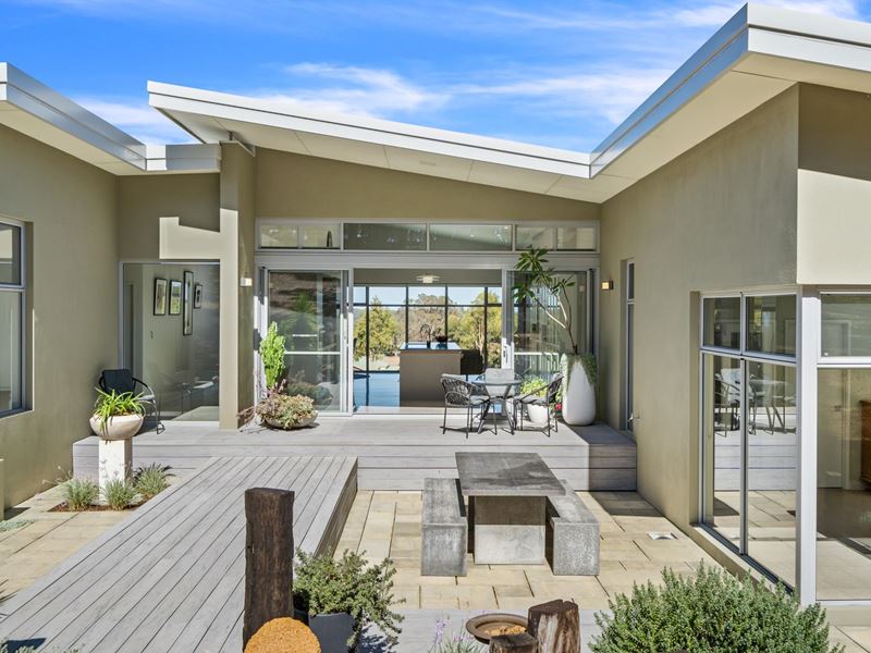 304 Maine-Anjou Drive, Lower Chittering