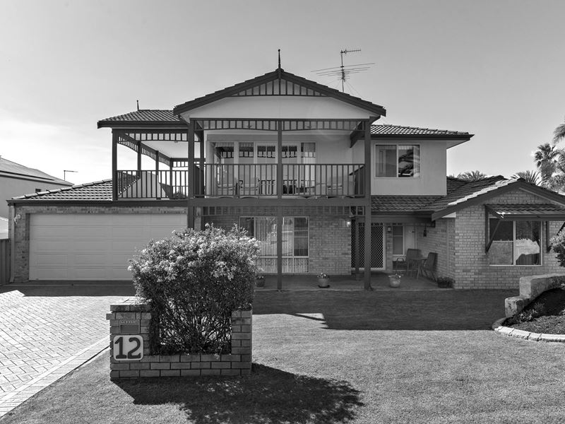 12 Carabeen Place, Halls Head WA 6210