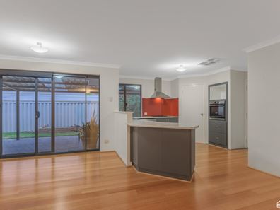24 Salamanca Boulevard, Seville Grove WA 6112