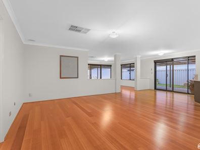 24 Salamanca Boulevard, Seville Grove WA 6112