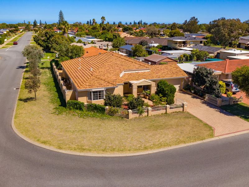 20 Trinidad Street, Safety Bay WA 6169