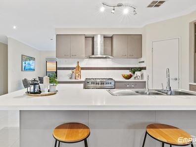 3 Eudora Way, North Coogee WA 6163