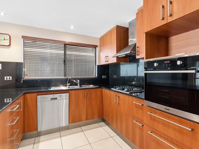 44 Honeymyrtle Turn, Stirling WA 6021