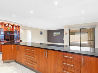 44 Honeymyrtle Turn, Stirling WA 6021
