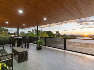 290 Viveash Road, Swan View WA 6056