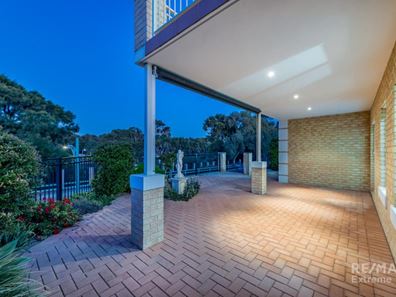 14 Moonflight Crescent, Iluka WA 6028