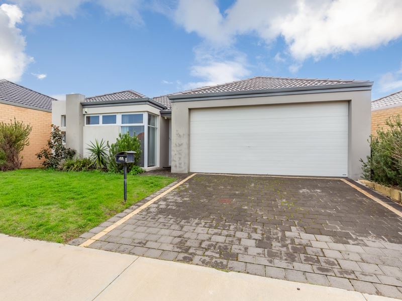 8 Brigsley Way, Ridgewood