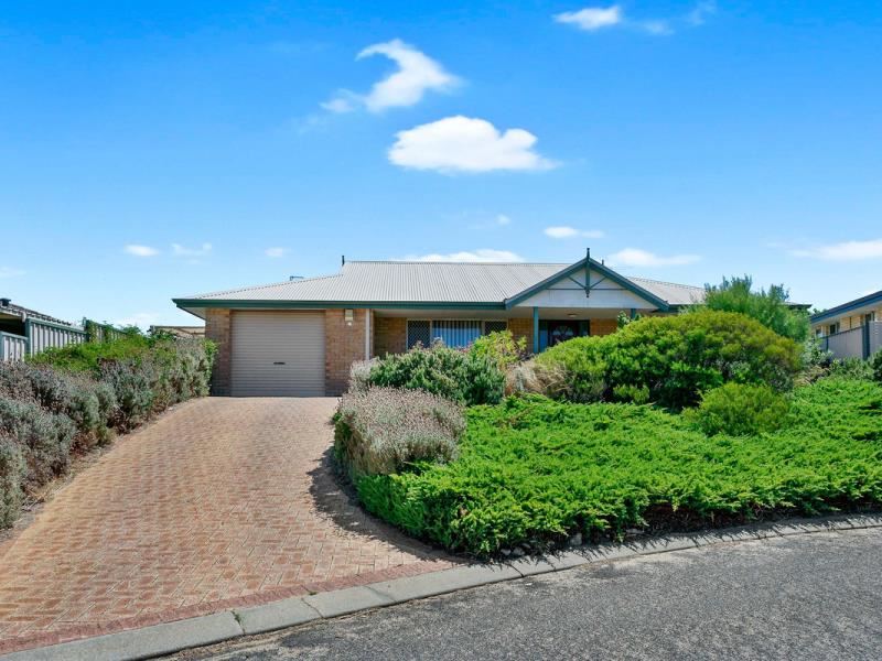 10 Carnoustie Gardens, Meadow Springs WA 6210