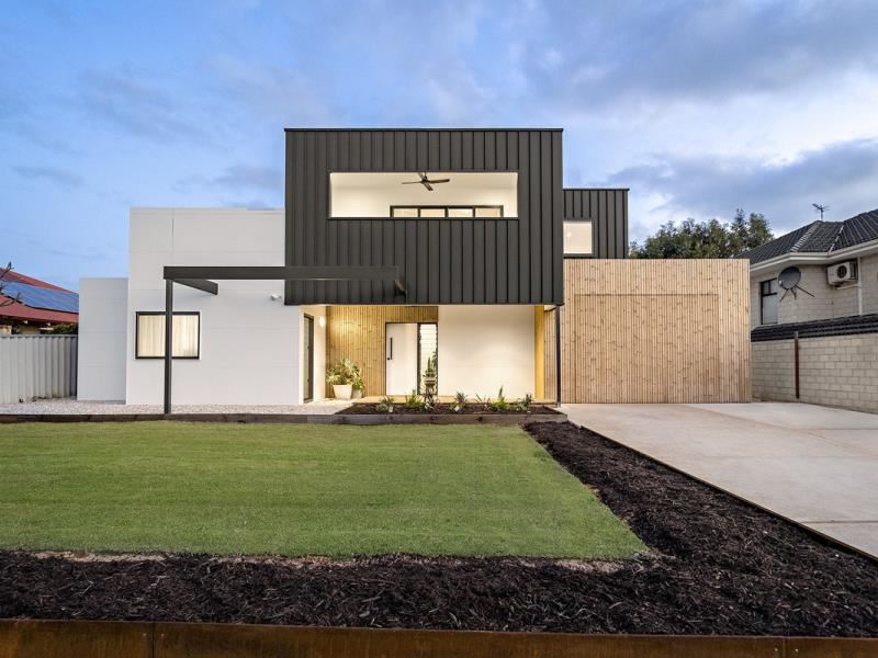 26 St Georges Close, Bluff Point