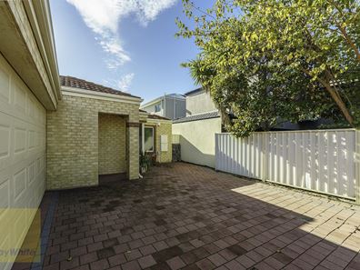 5d Oakney Avenue, Nollamara WA 6061