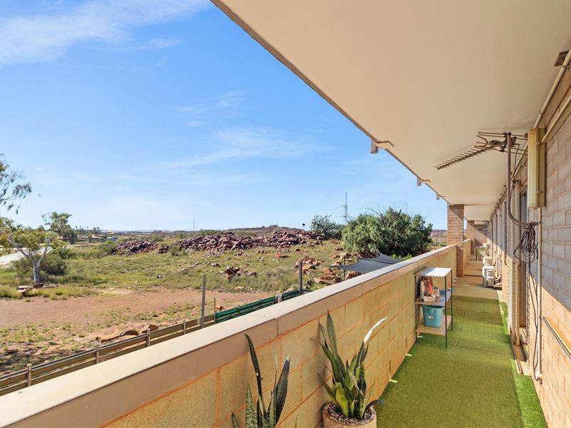 4/21 Hill Road, Dampier