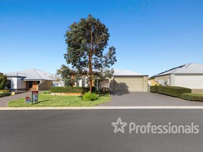 77 Hazelgrove Crescent, Millbridge WA 6232