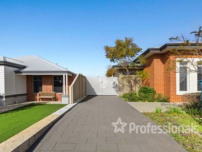 77 Hazelgrove Crescent, Millbridge WA 6232