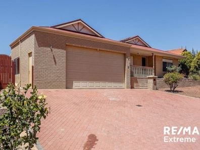 15 Greenock Gardens, Kinross WA 6028