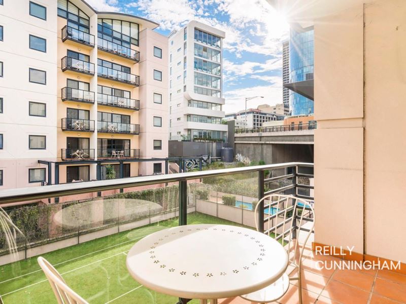 13/110 Mounts Bay Road, Perth
