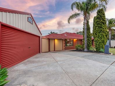 14 Skua Grove, Seville Grove WA 6112