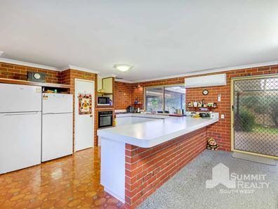 15 Christopher Way, Boyanup WA 6237