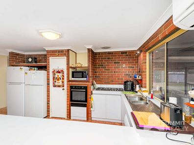 15 Christopher Way, Boyanup WA 6237