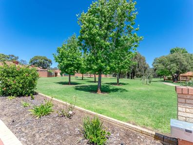 10/8 Heron Place, Maddington WA 6109