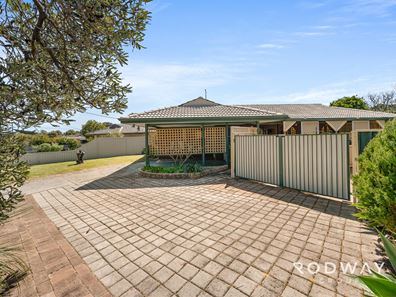 22 Parkfield Rd, Kelmscott WA 6111