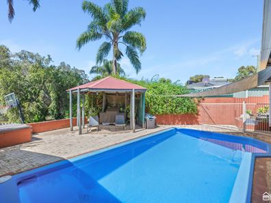 6 Bilkurra Way, Mount Nasura WA 6112