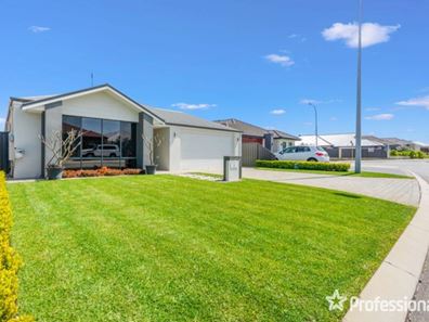 4 Mela Way, Landsdale WA 6065