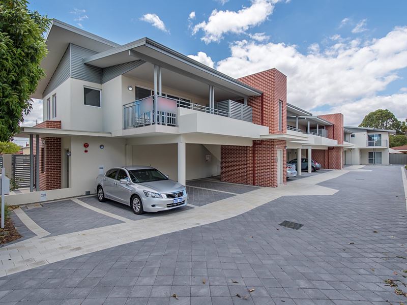 1/14 Stanton Road, Redcliffe