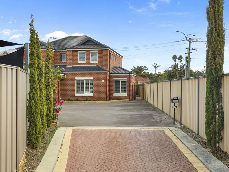 17 Granich Gardens, Woodlands