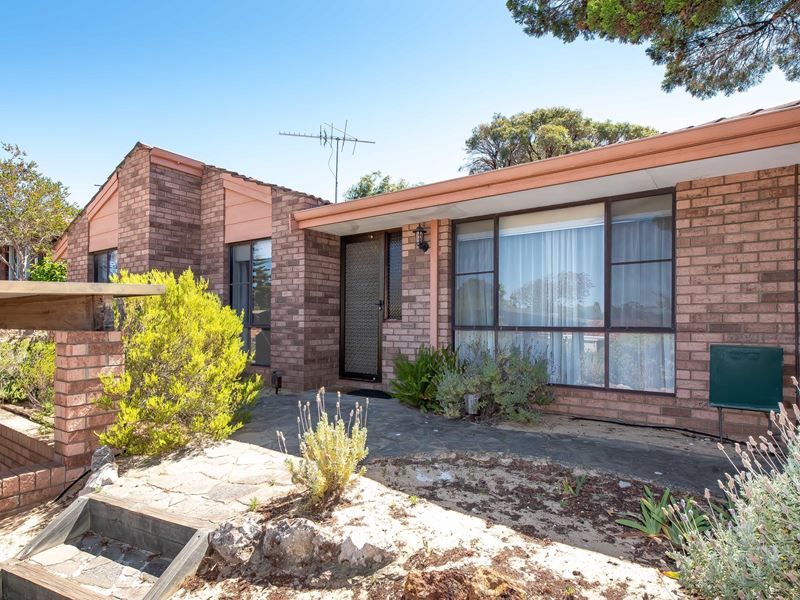 18 Dolphin Way, Beldon WA 6027