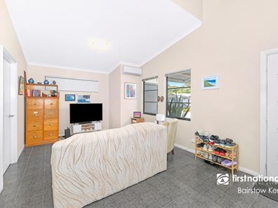 2/20 Grove Street West, Little Grove WA 6330