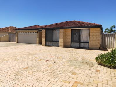 4 Pyrenees Court, Caversham WA 6055