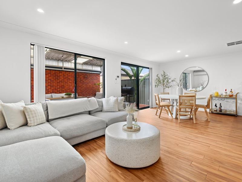 6 Wolfson Way, Piara Waters WA 6112