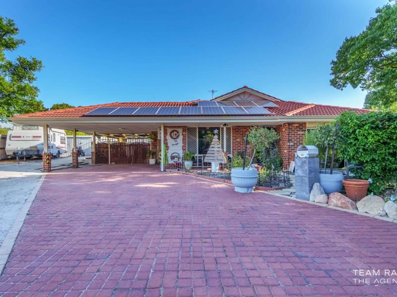 10 Campolino Gardens, Stratton