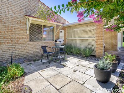 13/5 Ashford Avenue, Rockingham WA 6168