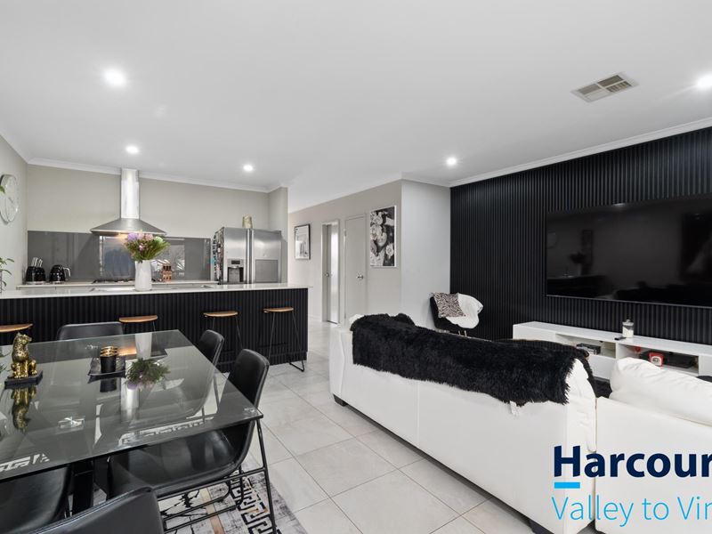 16 Bomere Chase, Aveley