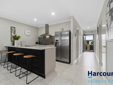 16 Bomere Chase, Aveley WA 6069