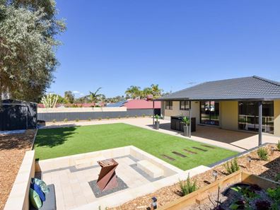 7 Cowling Way, Parmelia WA 6167