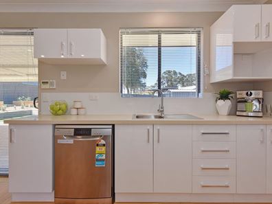 7 Cowling Way, Parmelia WA 6167
