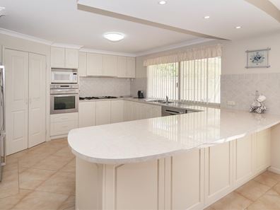 25 Clover Crescent, Busselton WA 6280