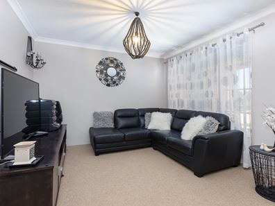 16 Glenfin Road, Seville Grove WA 6112