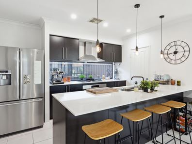 12 Brundall Street, Aveley WA 6069