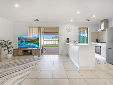 49 Wisteria Crescent, Pinjarra WA 6208